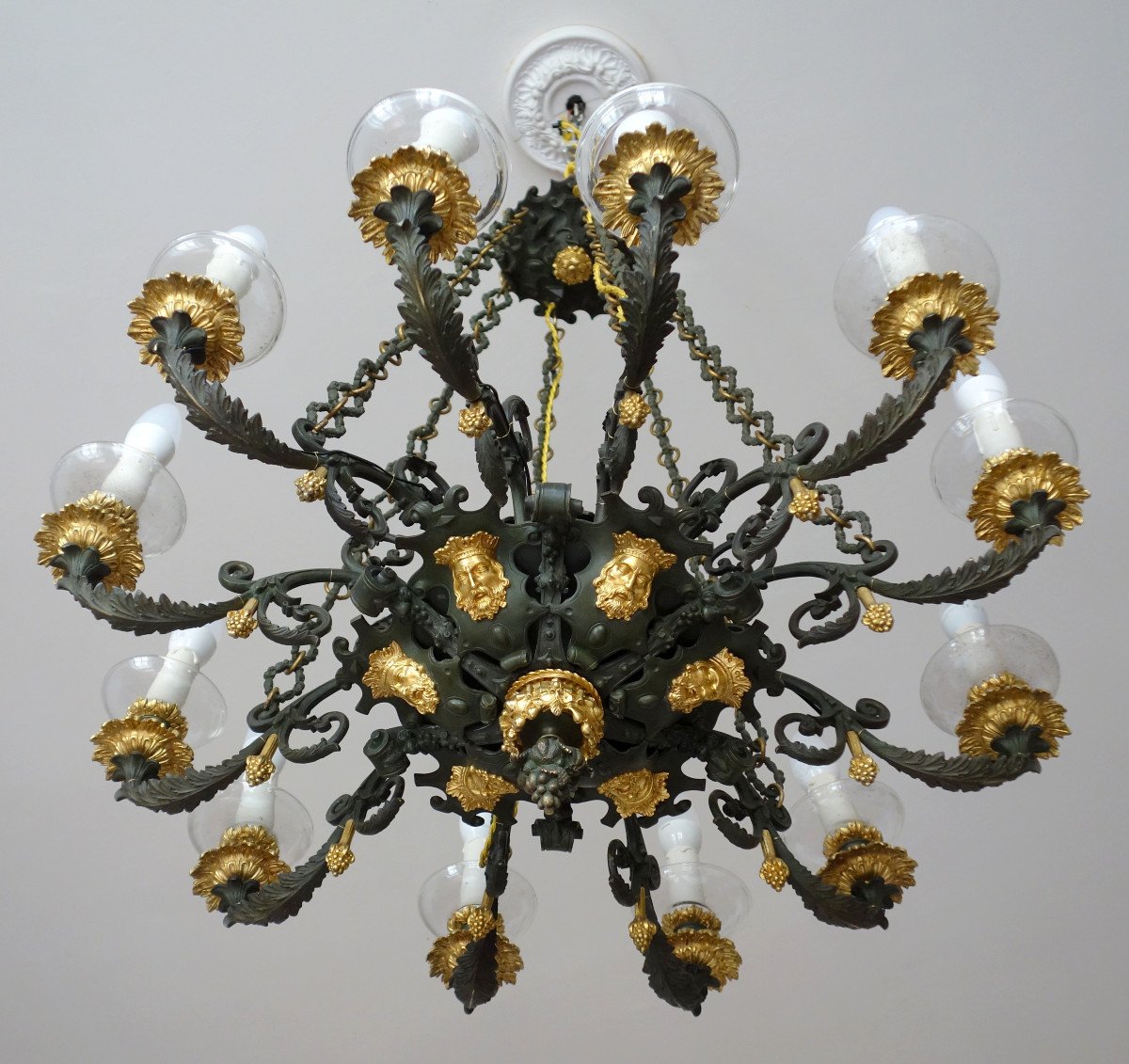 Large 12 Lights Patinated & Gilt Bronze Chandelier, Made For A Duke, Early 19th Century Ca 1830-photo-1