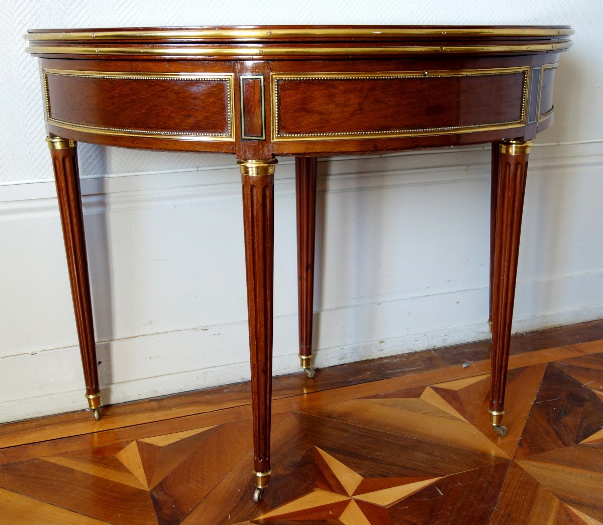 Late 18th Century Mahogany Half-moon Shaped 5 Usages Table-photo-1