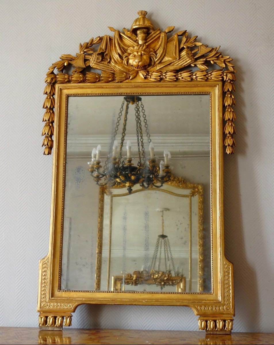 Tall Louis XVI Mirror, Attributes Of Hercules Trophy, Gold Leaf Gilt Wood - Late 18th Century 