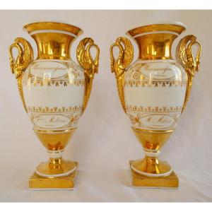 Paire De Vases d'époque Empire En Porcelaine De Paris, Décor Blanc Et Or - 24,5cm
