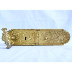 Serrure de double porte de chateau / hotel particulier en bronze doré. Style Louis XVI