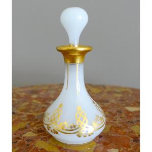   Baccarat : flacon / carafe à liqueur orientaliste en opaline dorée  vers 1860