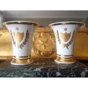 Pair Of White And Gold Paris Porcelain Cornet Vases - Empire Restoration Period