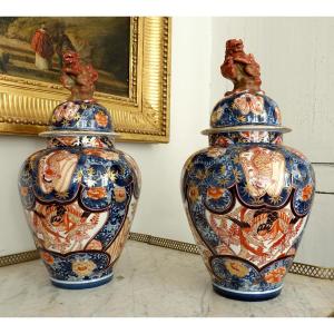 Paire de potiches en porcelaine de Chine &agrave; d&eacute;cor Imari fin 19e - 40cm