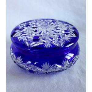 Baccarat - Bonbonnière en cristal de Baccarat taillé overlay bleu - étiquette papier