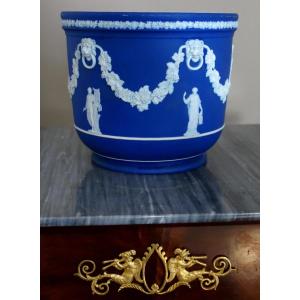 Wedgwood : grand cache-pot / centre de table néoclassique en porcelaine biscuit bleu foncée