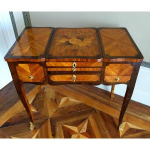   Louis XV Transition Period Dressing Table In Marquetry, 18th Century Parisian Work.