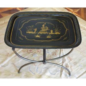 Grand plateau Napoléon III en tôle laquée de chinoiseries, monté table basse Madeleine Castaing