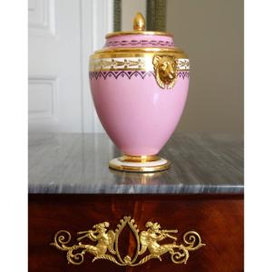 Manufacture Royale de Sèvres 1821 : Sucrier en porcelaine à décor Egyptien