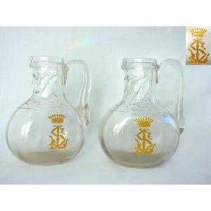 Saint Louis - paire de pichets &agrave; eau mod&egrave;le Cluny uni grav&eacute; &agrave; couronne comtale