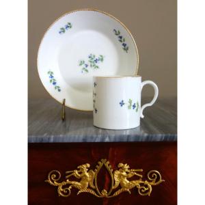 Duke Of Angoulême Manufactory - 18th-century Signed Porcelain "barbeaux" One-litron Cup