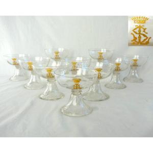 Saint Louis - suite de 10 coupes à Champagne modèle Cluny uni gravé doré à couronne comtale