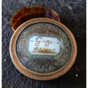 Boîte ronde en écaille et pomponne - Gage d'Amitié époque fin XVIIIe siècle / début XIXe siècle