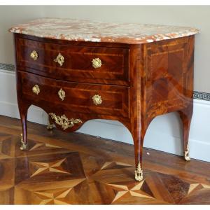 Hubert Hansen : commode d'époque Louis XV en plaquage de satiné - estampillée