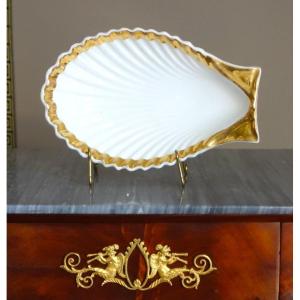 Empire-period Parisian Porcelain Shell-shaped Butter Dish Or Ramekin, Gilded With Fine Gold