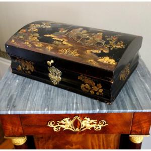 Boîte à perruque en vernis Martin - décor chinoiseries ou laque du Japon - style Louis XV