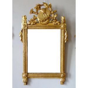 Grand Miroir En Bois Doré d'époque Louis XVI, Modèle Provençal, Fronton à Trophée De Musique