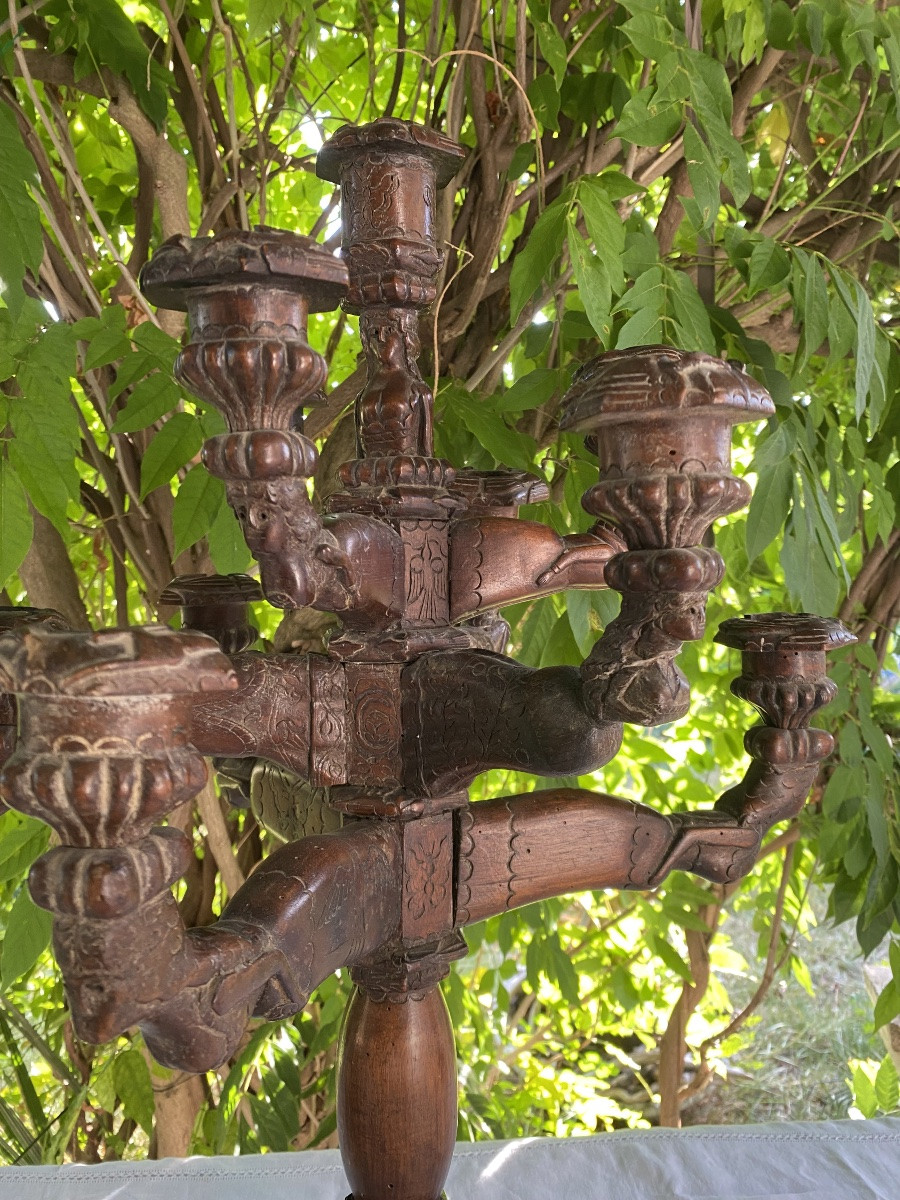 Paire de chandeliers en bois sculpté.  Art populaire du XVIIIème siècle. -photo-2