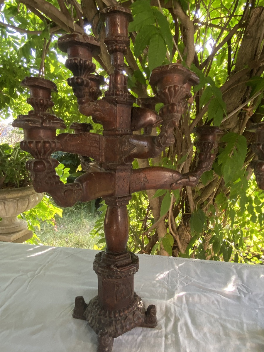 Paire de chandeliers en bois sculpté.  Art populaire du XVIIIème siècle. -photo-3