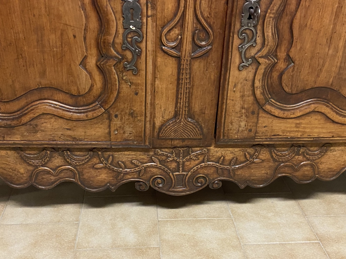 Lxv Provençal Carved Walnut Sideboard-photo-1