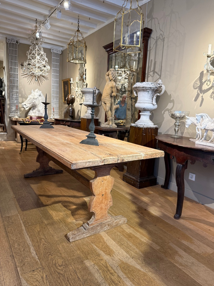 Community Table 
