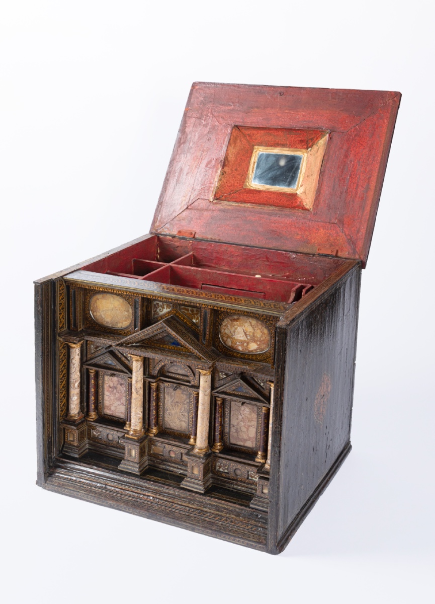 Venetian Cabinet -photo-3