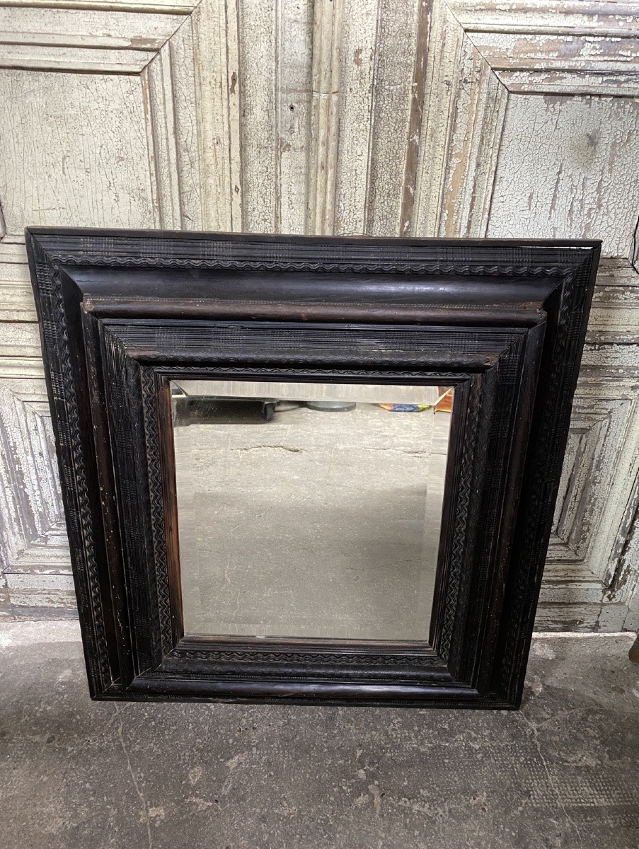 Mirror In A 17th-century Frame-photo-3