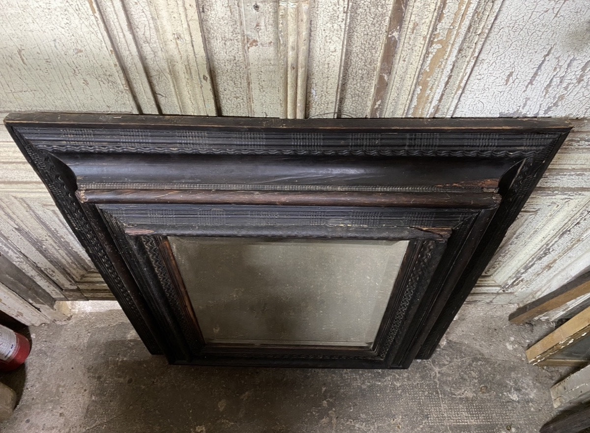 Mirror In A 17th-century Frame-photo-4