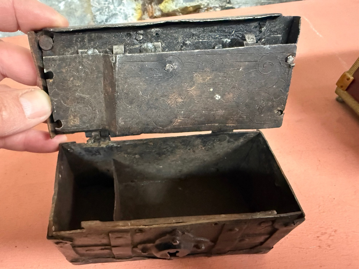 Miniature Iron Box-photo-3