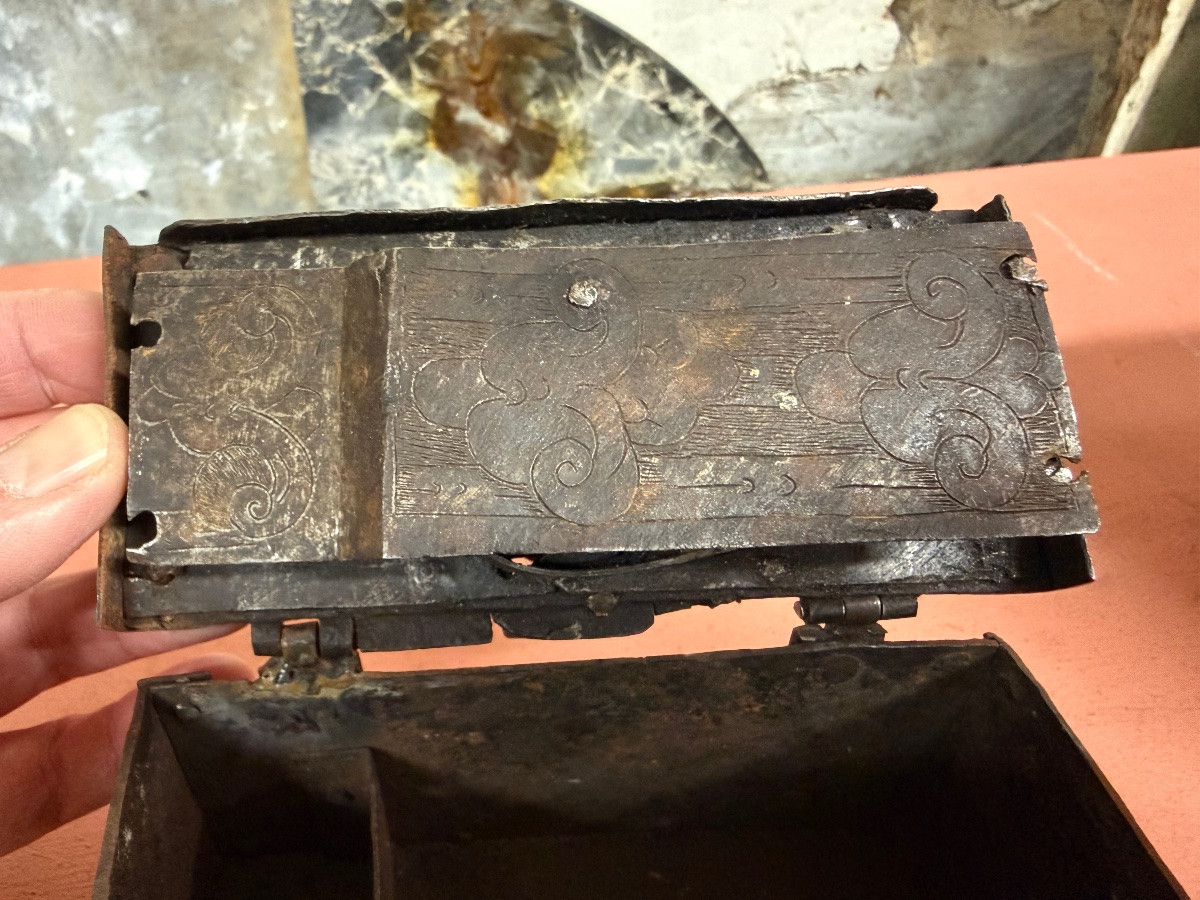 Miniature Iron Box-photo-2