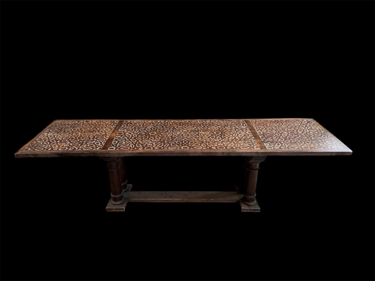 Presentation Table