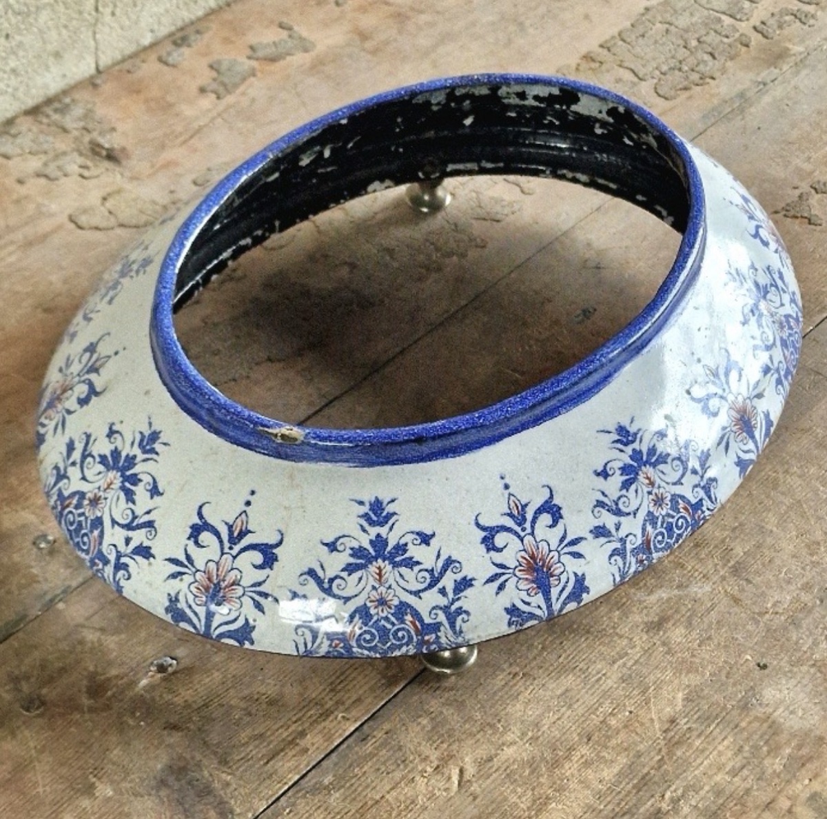 Enameled Cast-iron Flower Pick -photo-2