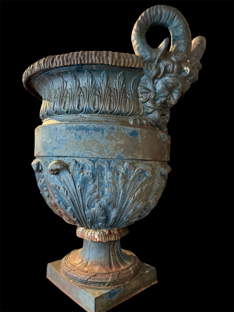 Pair Of Cast-iron Vases -photo-3