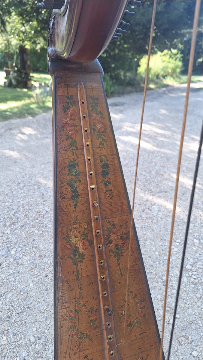 18th-century Harp-photo-2