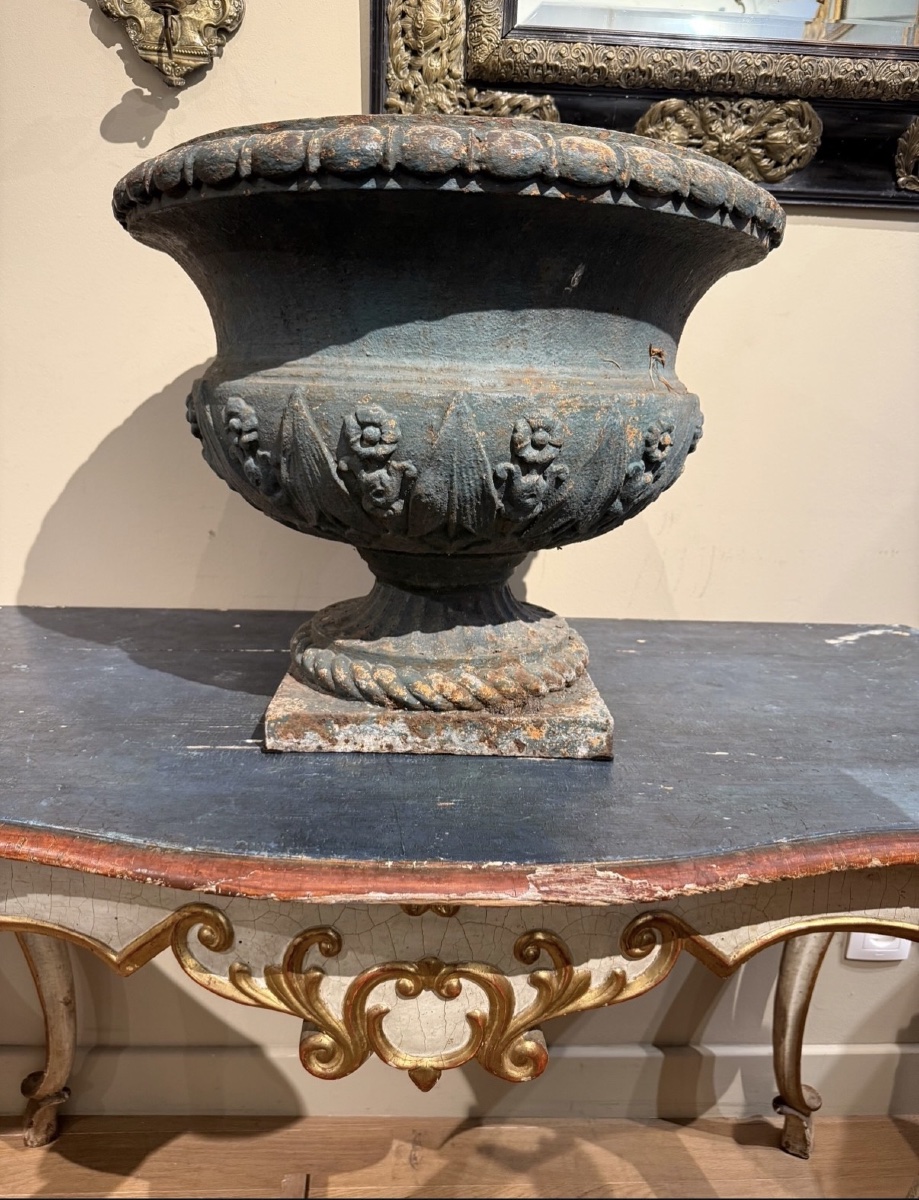 Paire de vases en fonte 