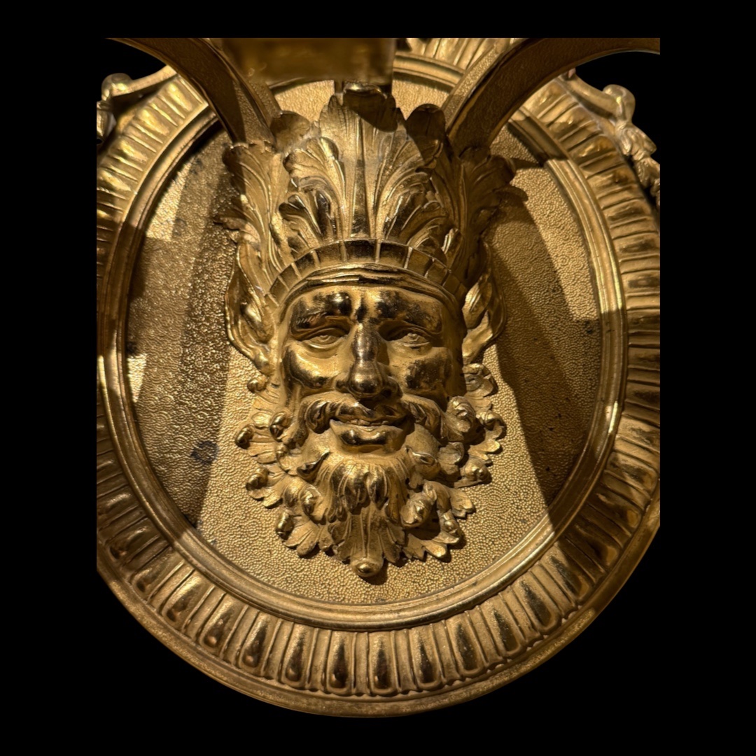 Paire d appliques aux masques 
