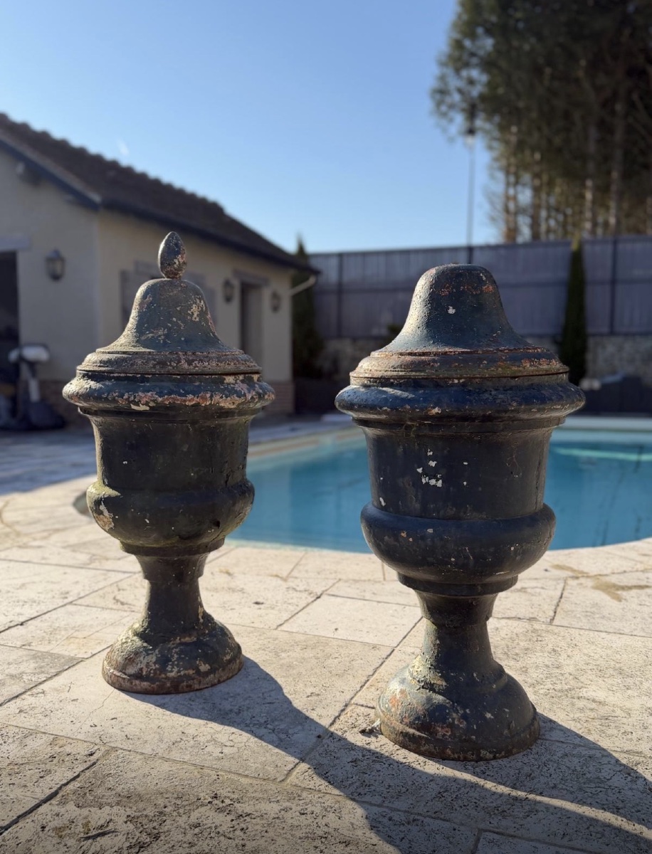 4 vases en fonte L XIV