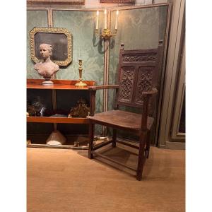 Paire de fauteuils gothiques 