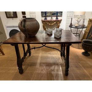 Table en noyer XVIIeme