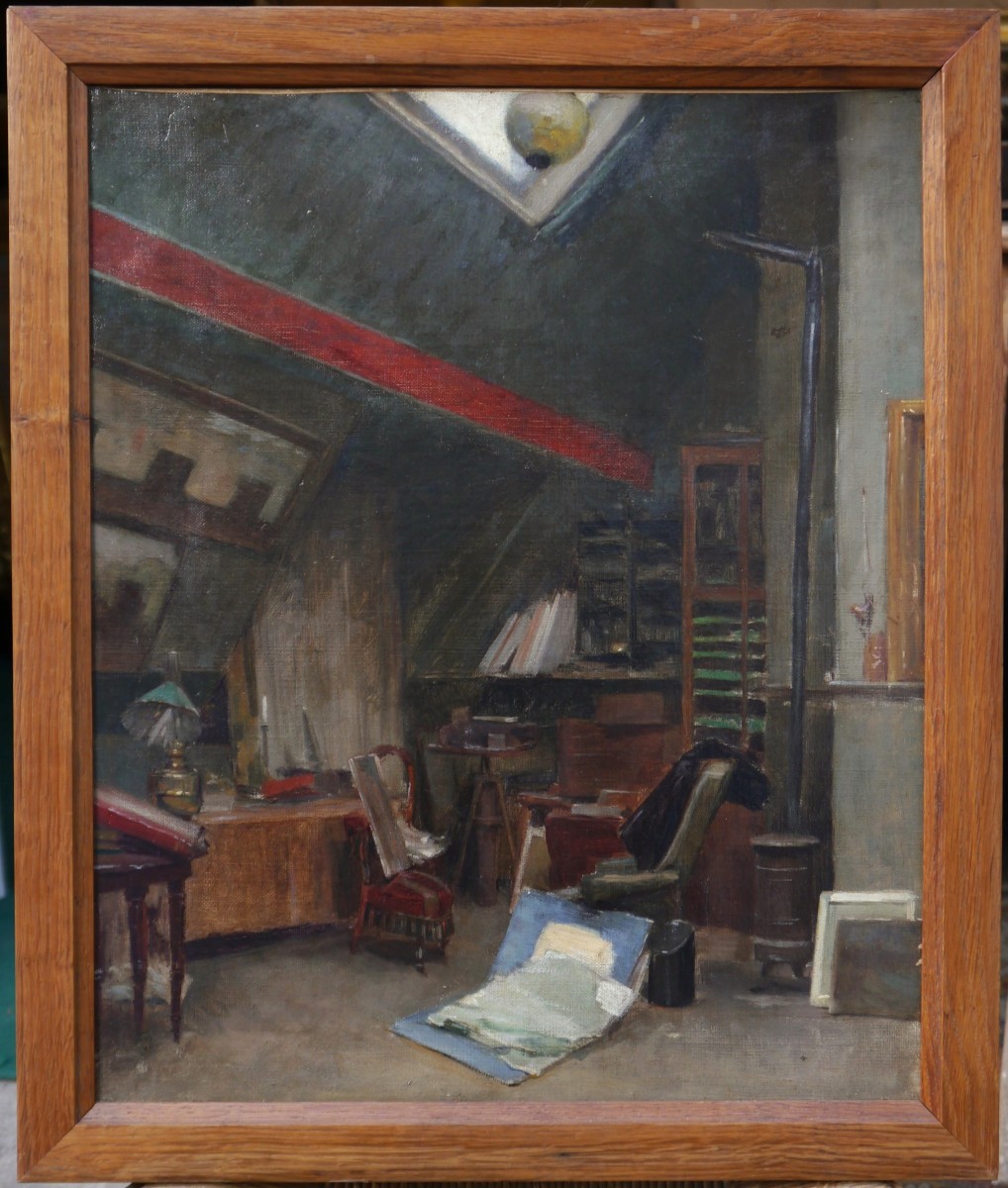 Un intérieur de collectionneur ou d'artiste sous les toits, vers 1900