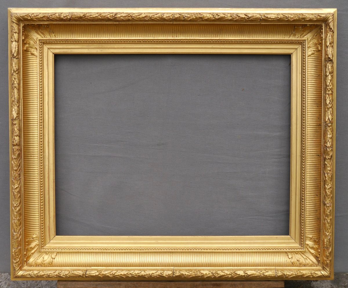 Large cadre dor&eacute; &agrave; canaux 15P pour format 65x50 cm, vue 64x49 cm,Maison Dangleterre XIX&egrave;