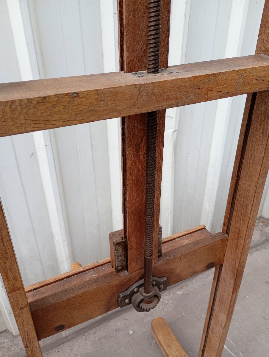 Antique Oak Easel With Screws And A Crank Handle-photo-3