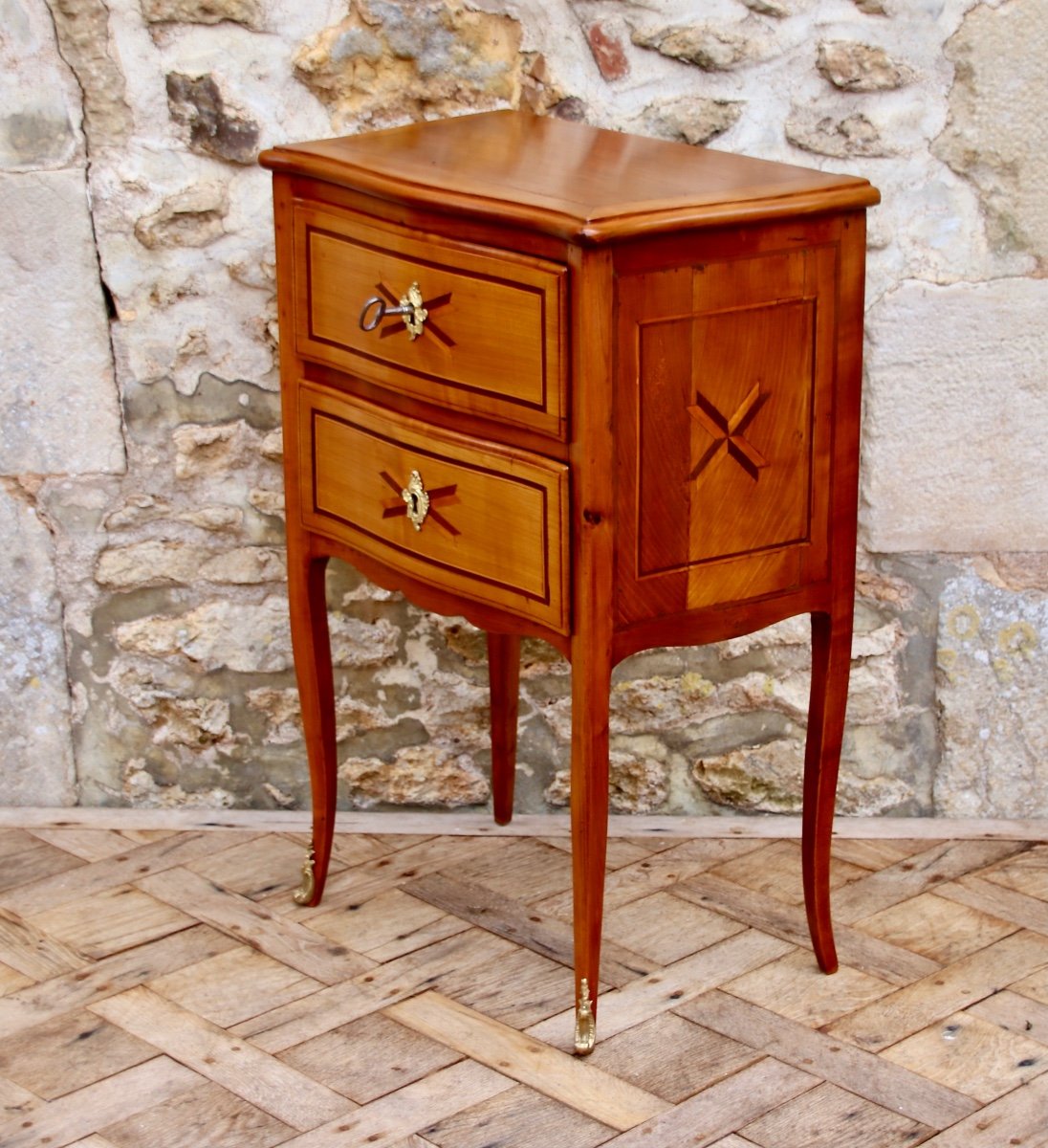 18th Century Curved Jumping Chest Of Drawers In Cherry