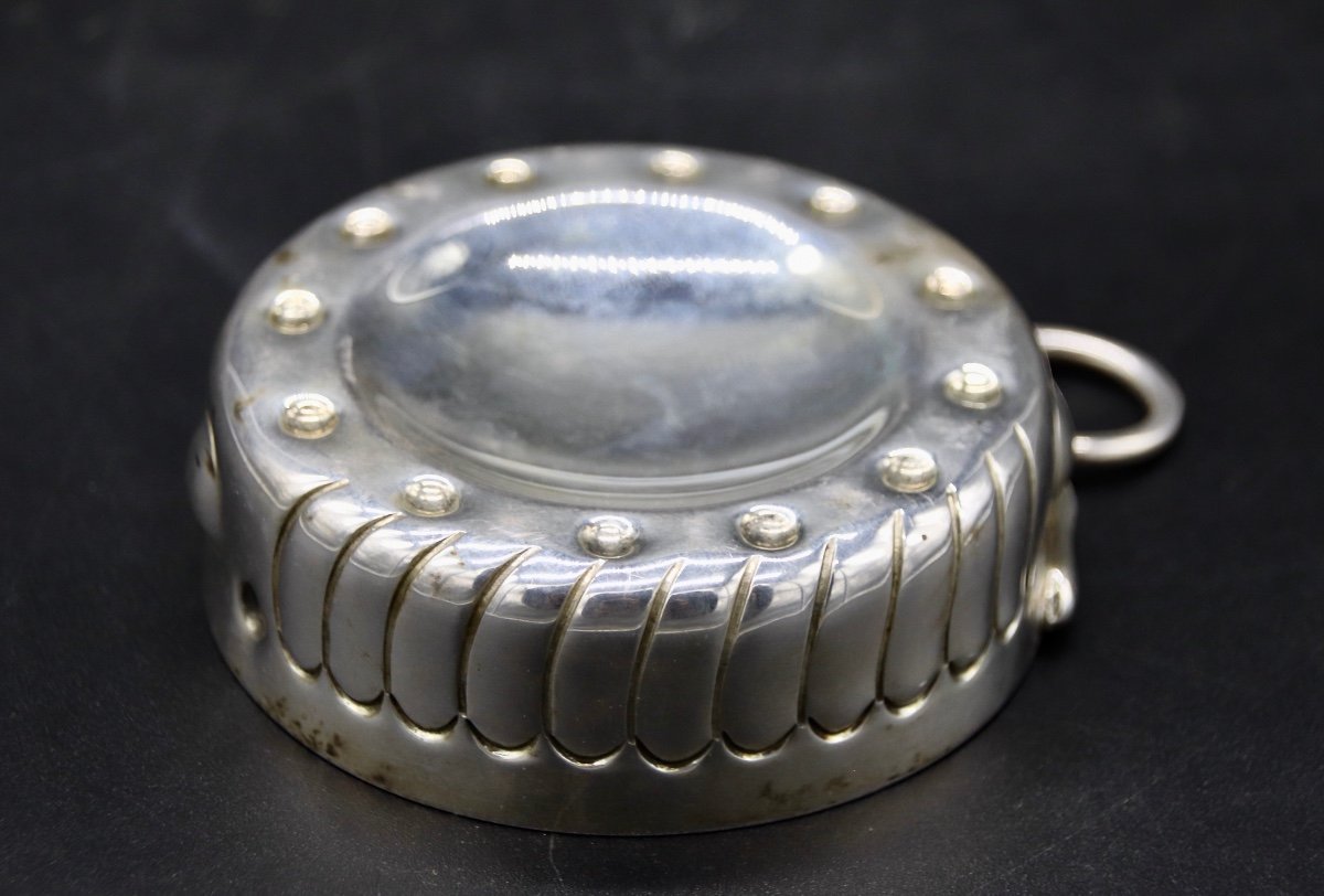 Taste Wine In Silver Twentieth-photo-1