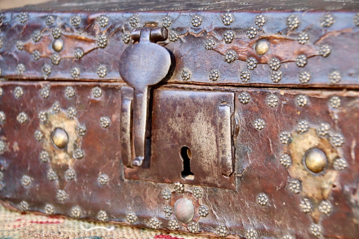 17th Century Leather Box Trimmed With Studs -photo-2