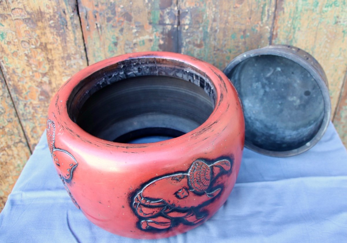 19th Century Japanese Hibachi Brazier In Lacquer -photo-6
