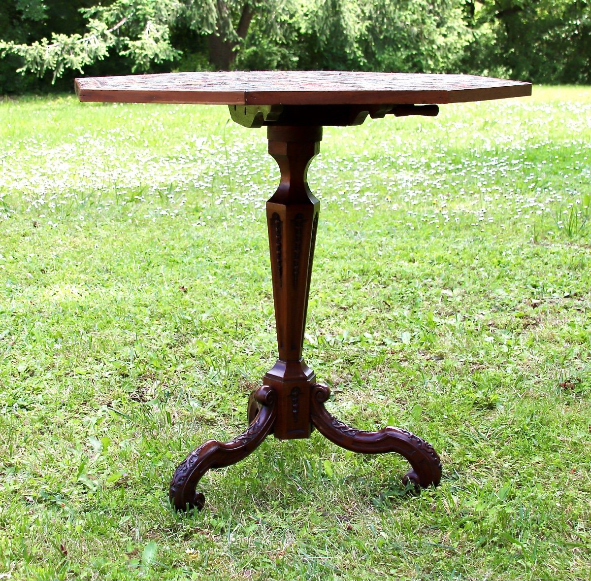 Louis XIV Period Pedestal Table In Carved Walnut With Period Tapestry-photo-3