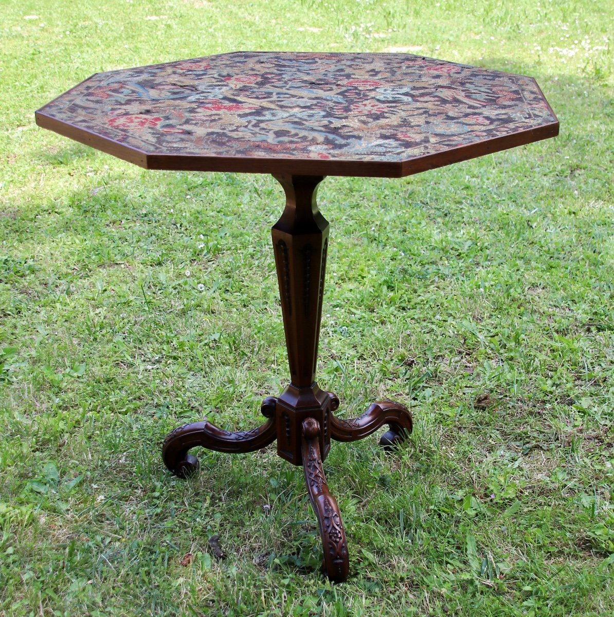 Louis XIV Period Pedestal Table In Carved Walnut With Period Tapestry-photo-2