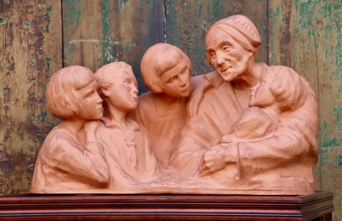 Groupe en terre cuite De G. Hauchecorne La Grand Mère Bretonne Et Ses Petrits Enfants 