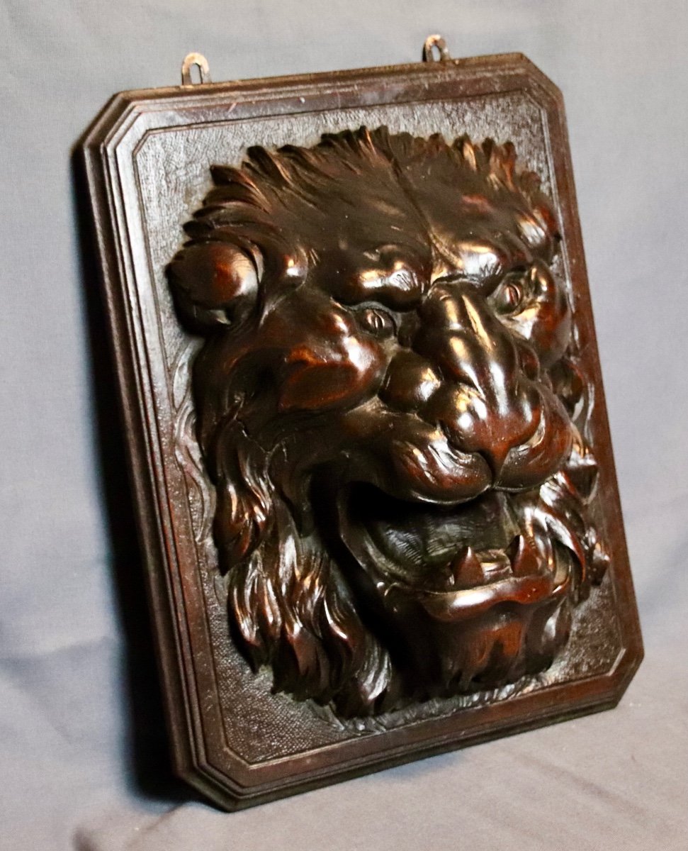 19th Century Walnut Lion Head Sculpture -photo-5